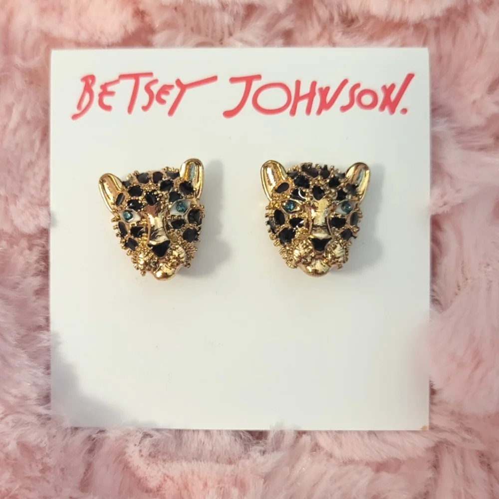 Betsey Johnson gorgeous leopard face stud earrings. - Picture 6 of 6